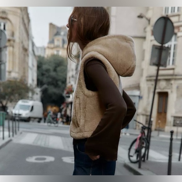 Zara Shearling Hooded Toggle Vest - Picture 3 of 9